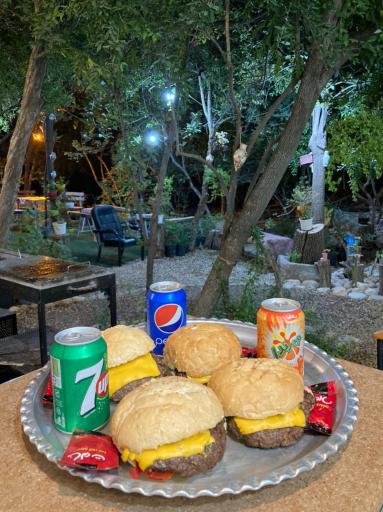 عکس کافه باغ سنتی خان بابا