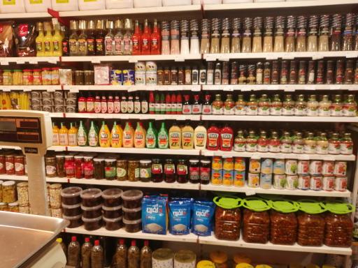 عکس فروشگاه درخت زیتون