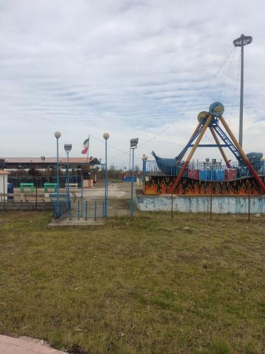 عکس شهربازی ساحلی چمخاله