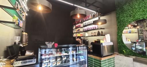 عکس کافه آلما