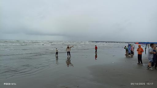 عکس شهربازی ساحلی چمخاله