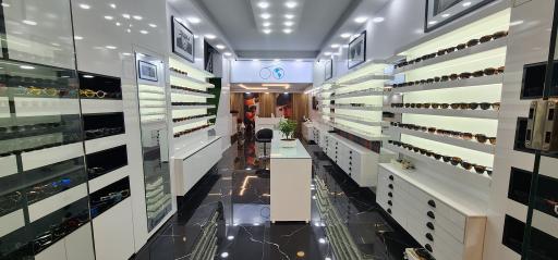 عکس عینک دنیای دید