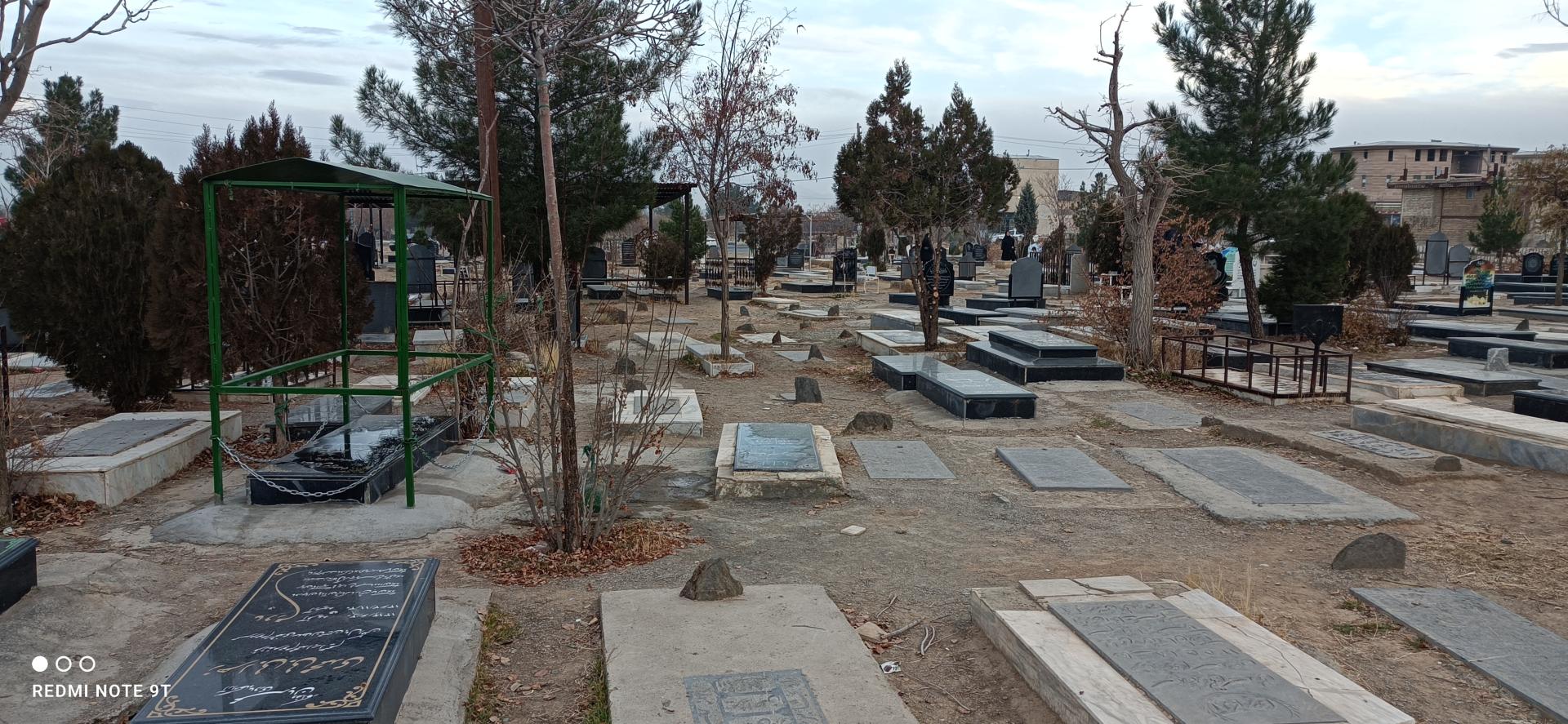 عکس آرامستان سعید آباد گلپایگان