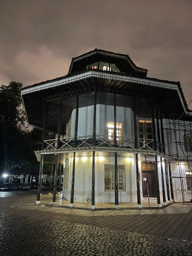عکس عمارت کلاه فرنگی