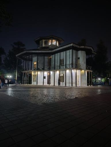 عکس عمارت کلاه فرنگی