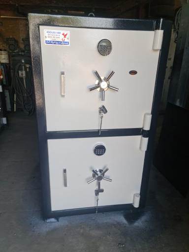 عکس صندوق نسوز فولادکار خلیفه