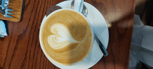 عکس کافه قنادی لوف باکس