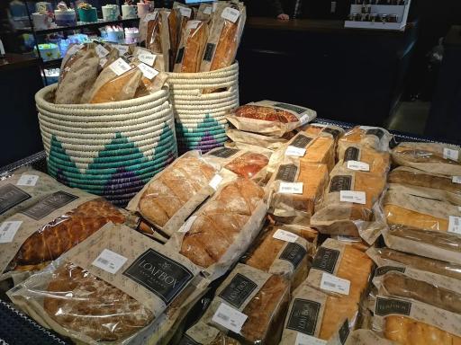 عکس کافه قنادی لوف باکس