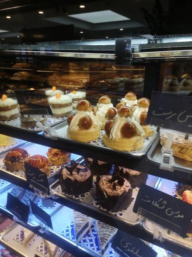 عکس کافه قنادی لوف باکس