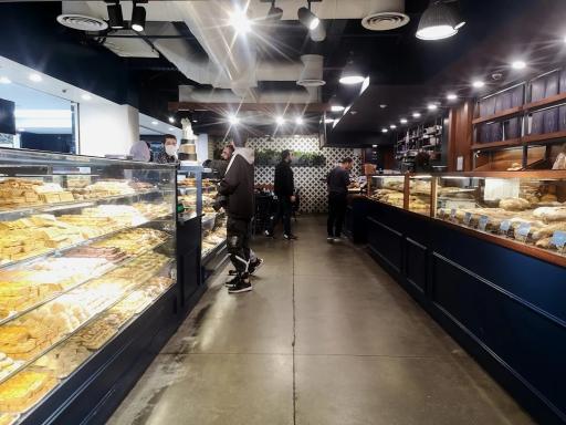 عکس کافه قنادی لوف باکس