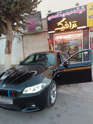 عکس شیشه دودی تخصصی اسپرت ترافیک