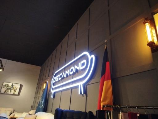 مبل دکاموند