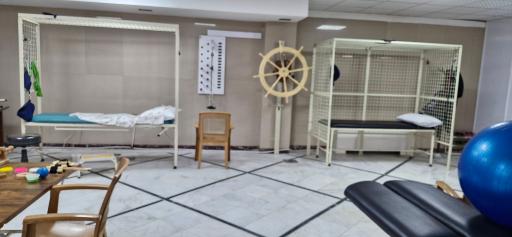 عکس کاردرمانی و گفتار درمانی توفیقی