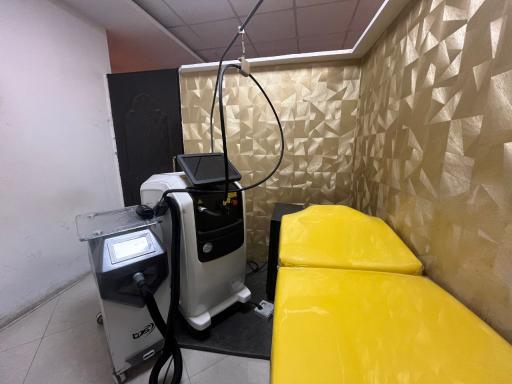 عکس کلینیک لیزر کارا