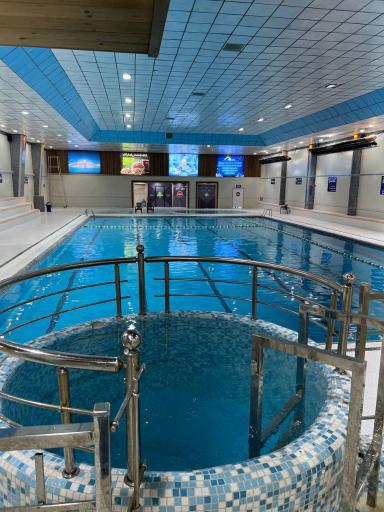 عکس استخر و سونای پاسارگاد ملارد