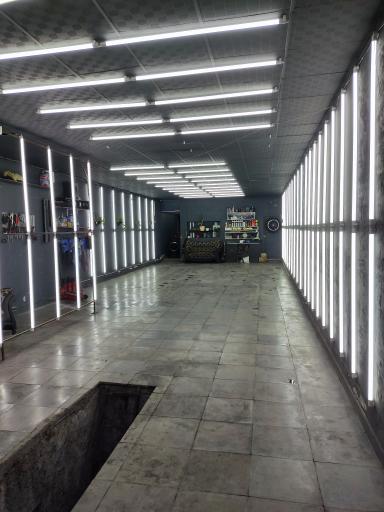 عکس مرکز کارشناسی خودرو کارفیکس