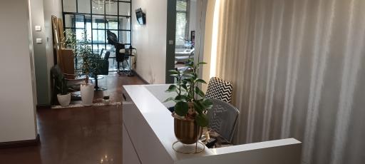 عکس سالن زیبایی مالنا