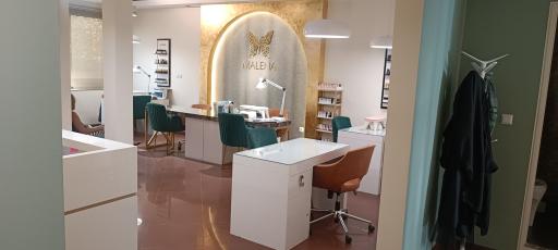 عکس سالن زیبایی مالنا