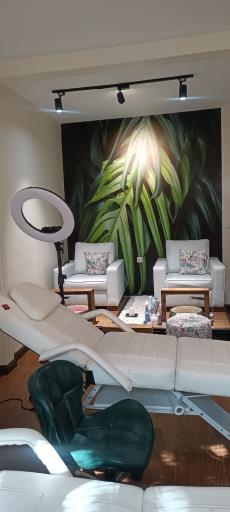 عکس سالن زیبایی مالنا