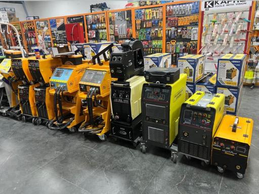 عکس رنگ و ابزار بازرگانی قلی نژاد