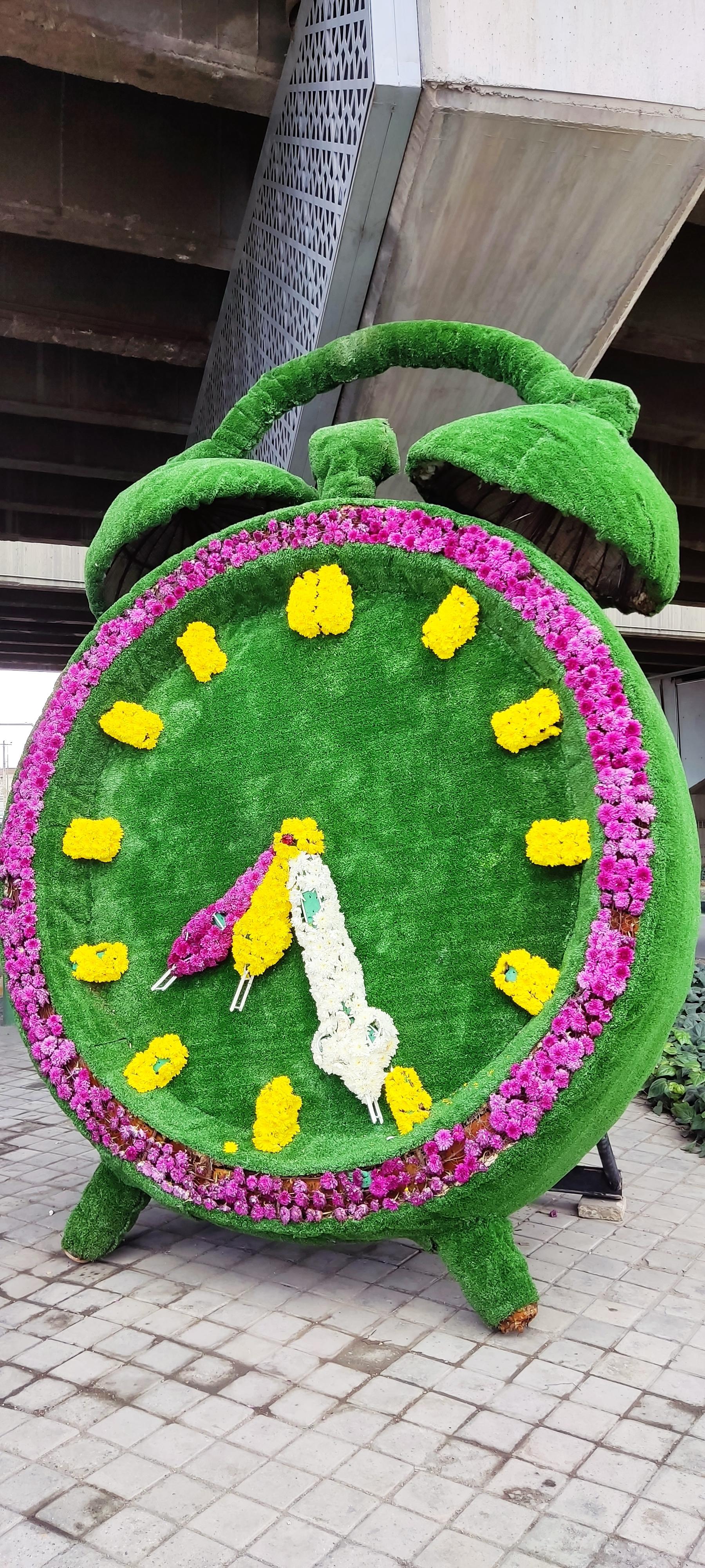 عکس میدان لاله