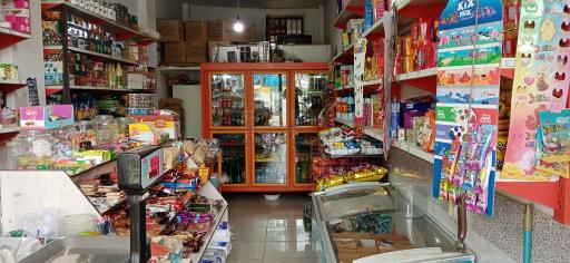 عکس سوپر مارکت آتا 