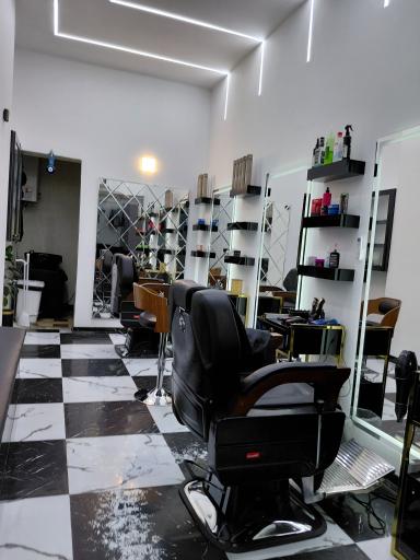 عکس پیرایشگاه مجیک استایل