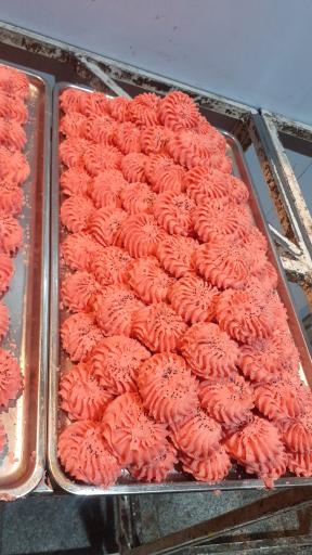 عکس نان و شیرینی سیمیت 