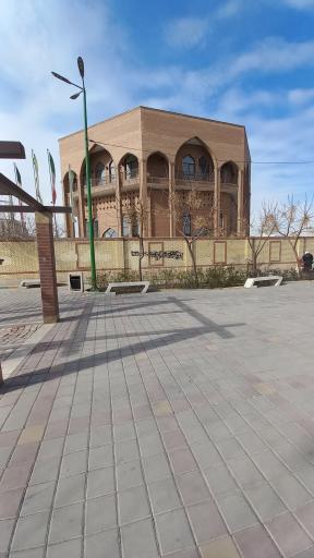 عکس سالن ورزشی و زورخانه پوریای ولی