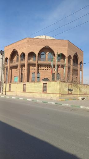 عکس سالن ورزشی و زورخانه پوریای ولی