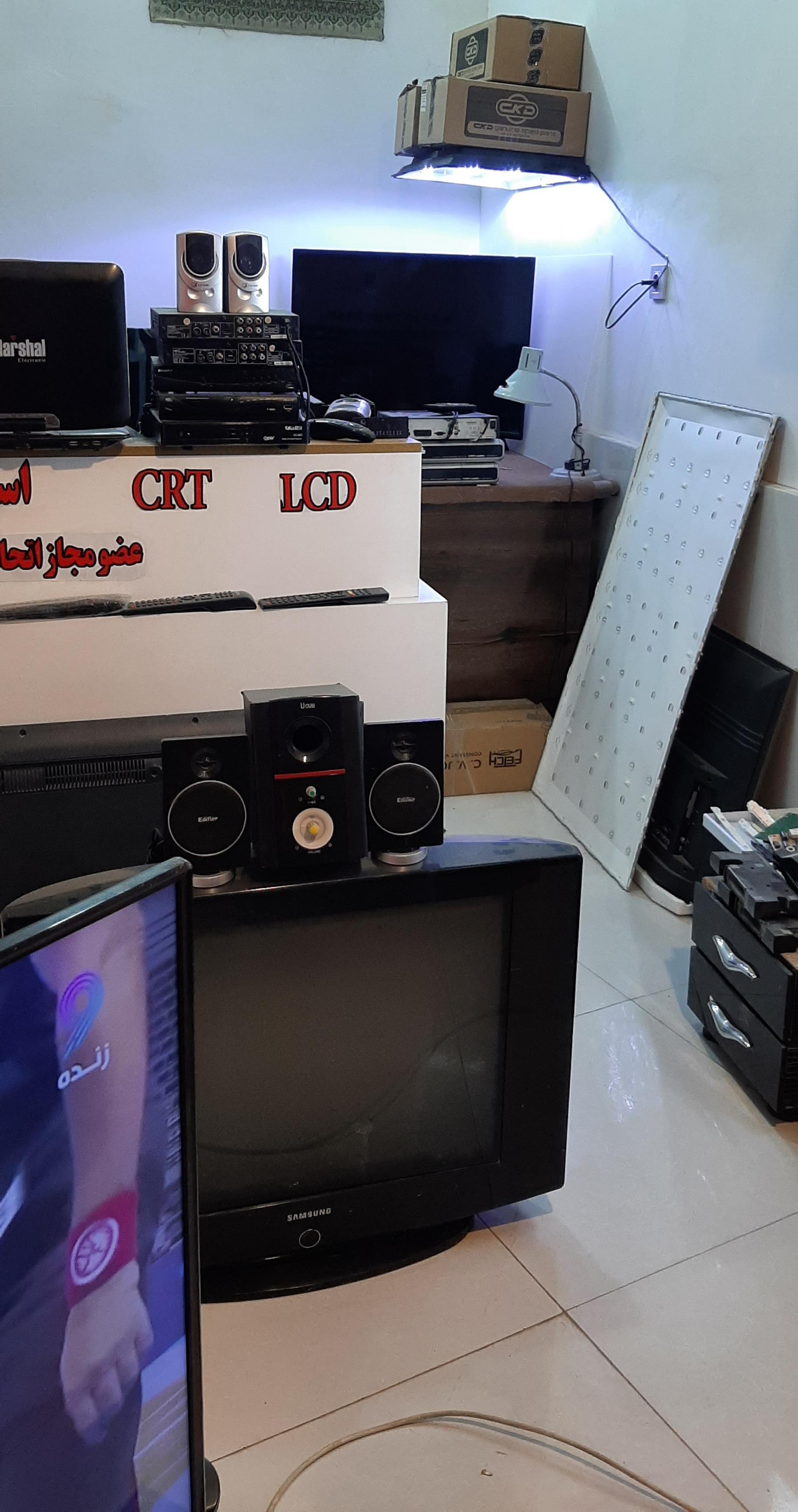 عکس تعمیرات تخصصی تلویزیون صبا