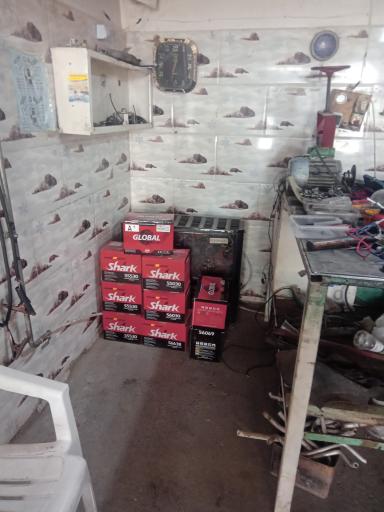 برق خودرو و باطری سازی ایزانلو