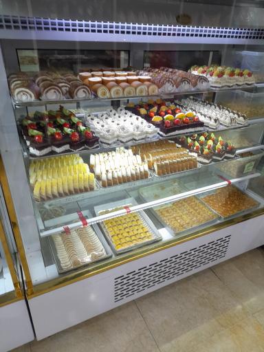 عکس کافه شیرینی شان رز