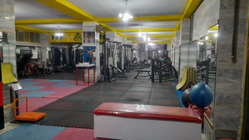 عکس باشگاه بدنسازی اتم