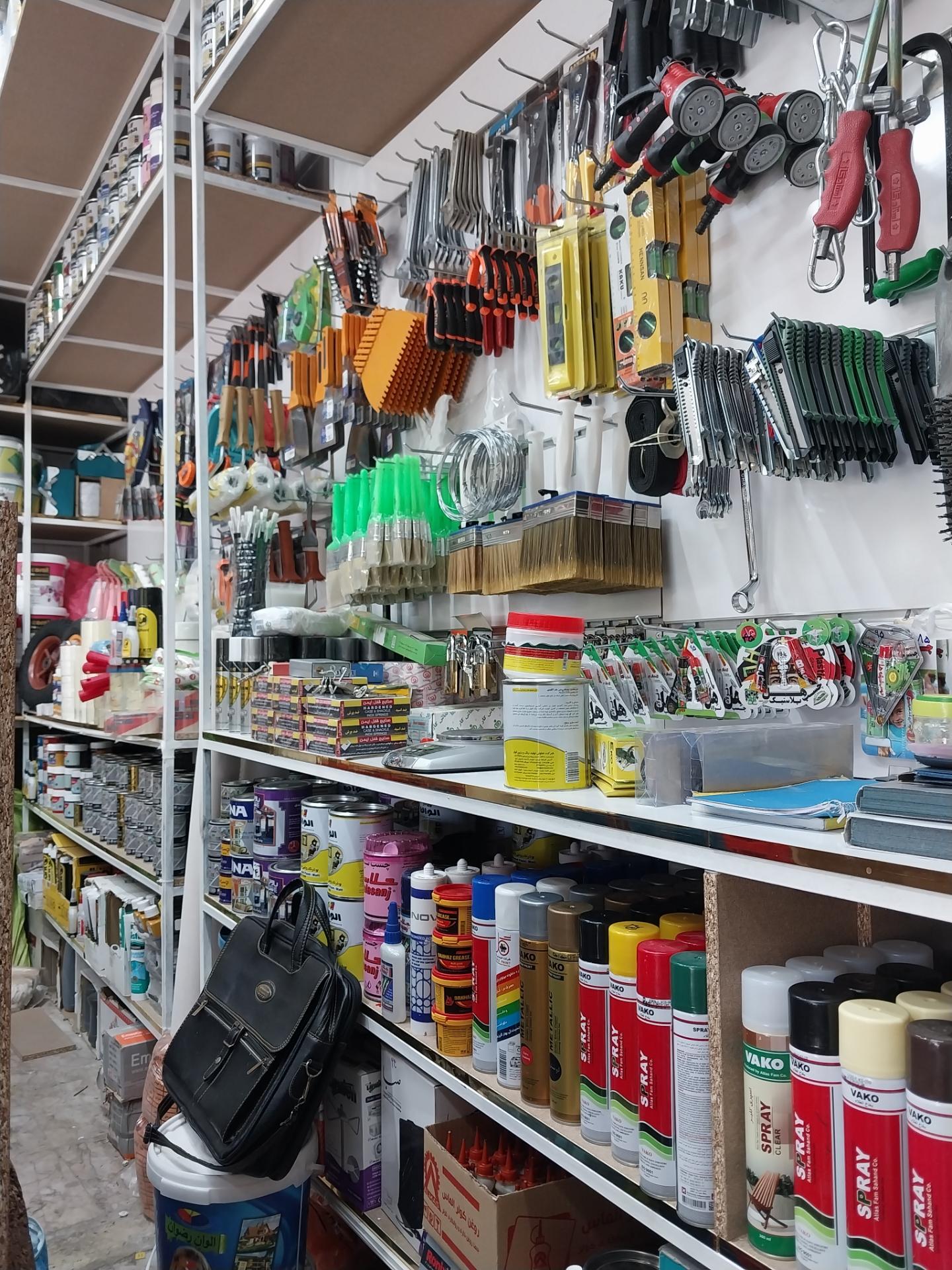 عکس رنگ و ابزار محسن بهشتی