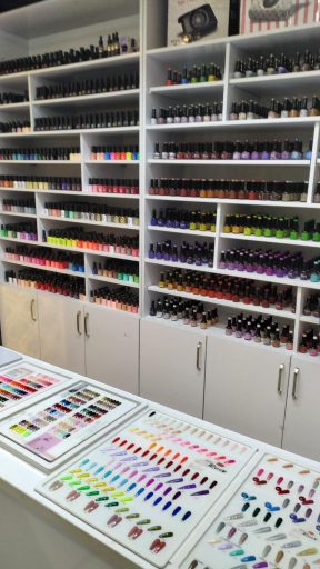 عکس فروشگاه لوازم ناخن شهر لاک