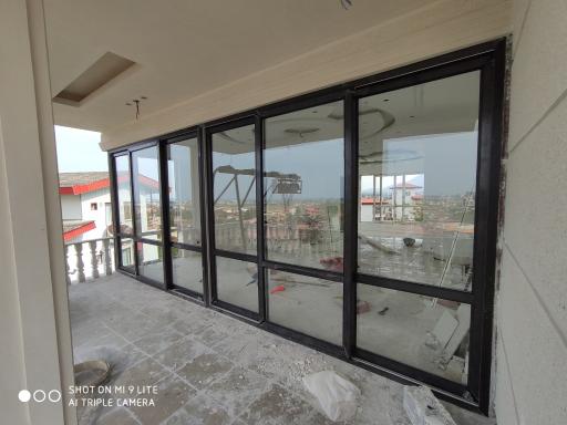 عکس پنجره دوجداره یو پی وی سی