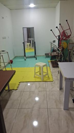 عکس کلینیک جامع توانبخشی هَلاله کیش