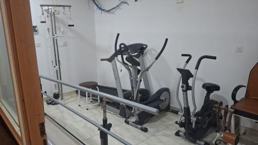 عکس کلینیک جامع هَلاله کیش