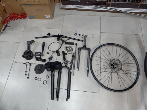 عکس تعمیرات دوچرخه