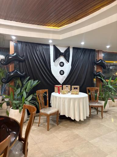 عکس رستوران میرزایی