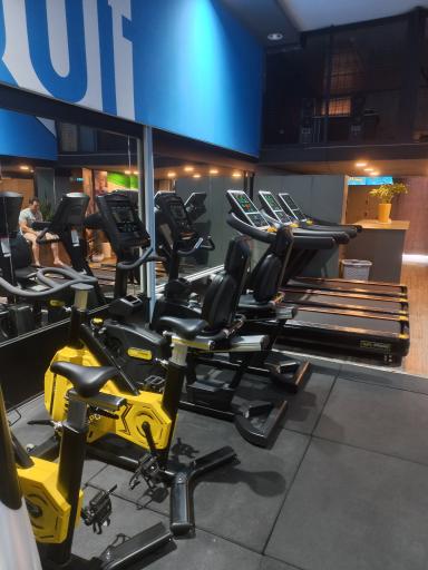 عکس باشگاه بدنسازی علی عبدالملکی