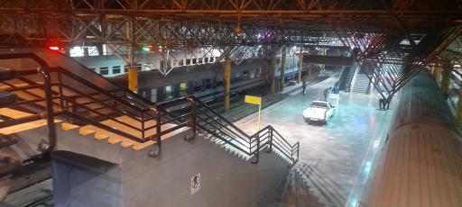 عکس ورودی مترو ایستگاه راه آهن