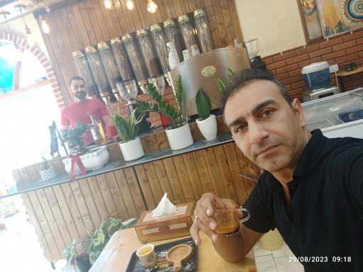 عکس کافه و سوغات‌های خوشمزه ایران کاک عظیم