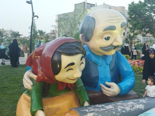 عکس درب ورودی باغ گل ها