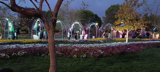 عکس درب ورودی باغ گل ها