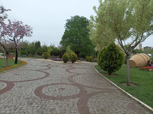 عکس درب ورودی باغ گل ها