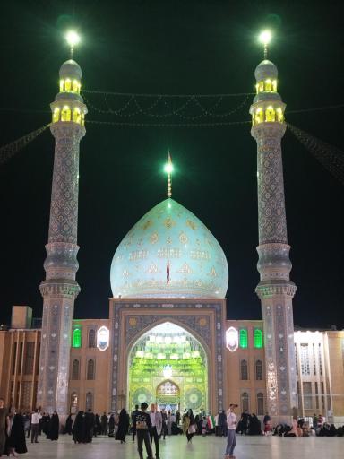 عکس صحن مرکزی بزرگ مسجد جمکران 