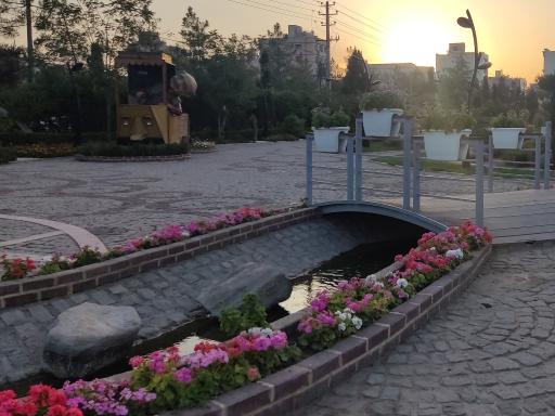 عکس درب ورودی باغ گل ها