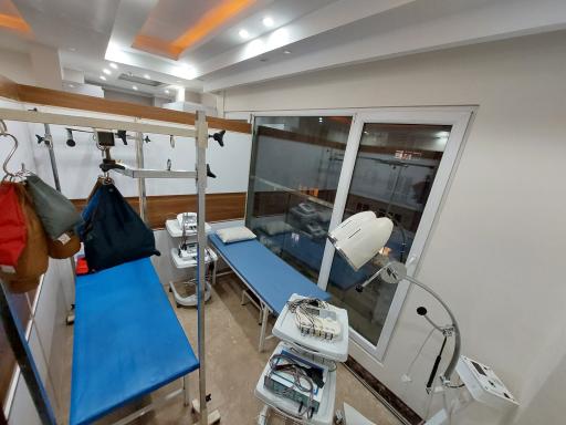 عکس فیزیوتراپی ویرا